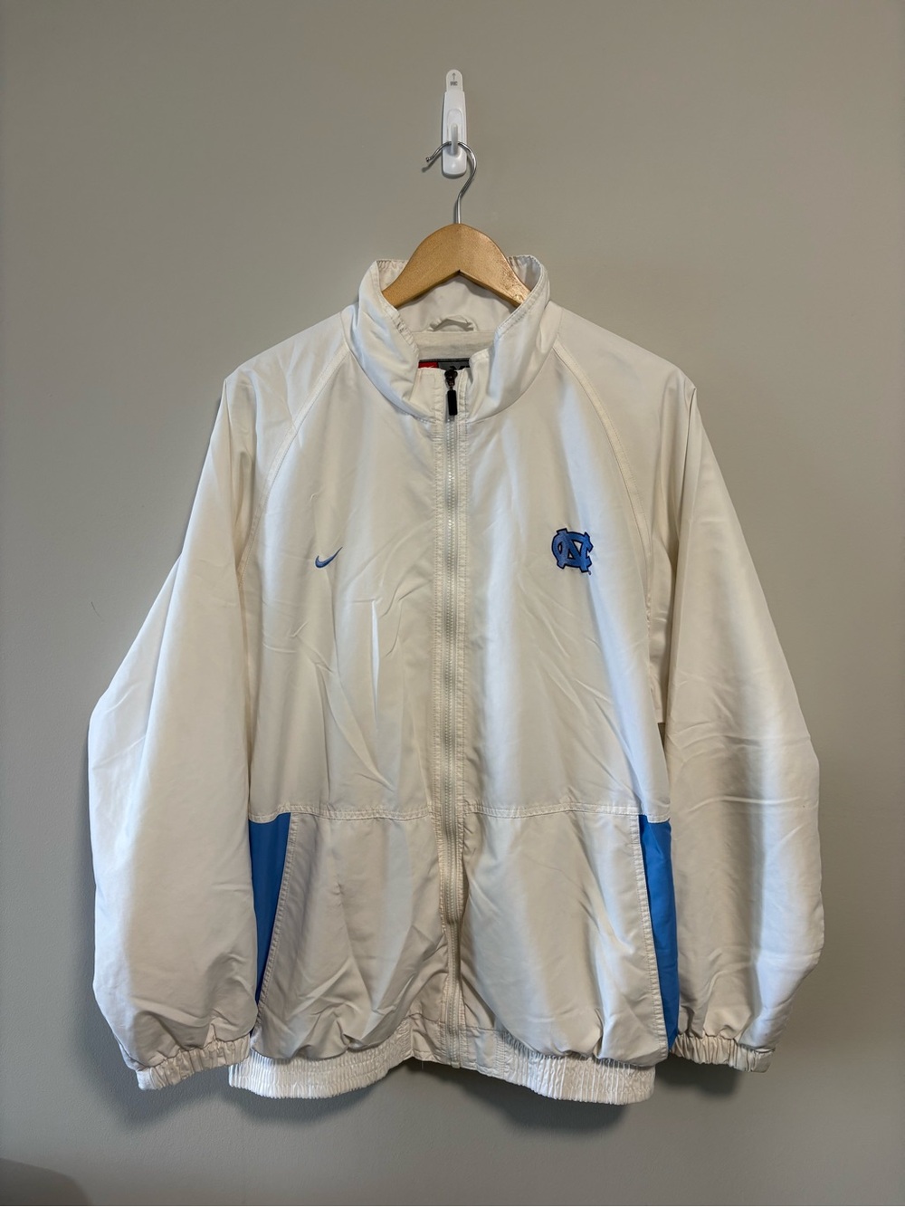 Vintage Nike UNC Tar Heels XL Track Jacket Windbreaker White Blue